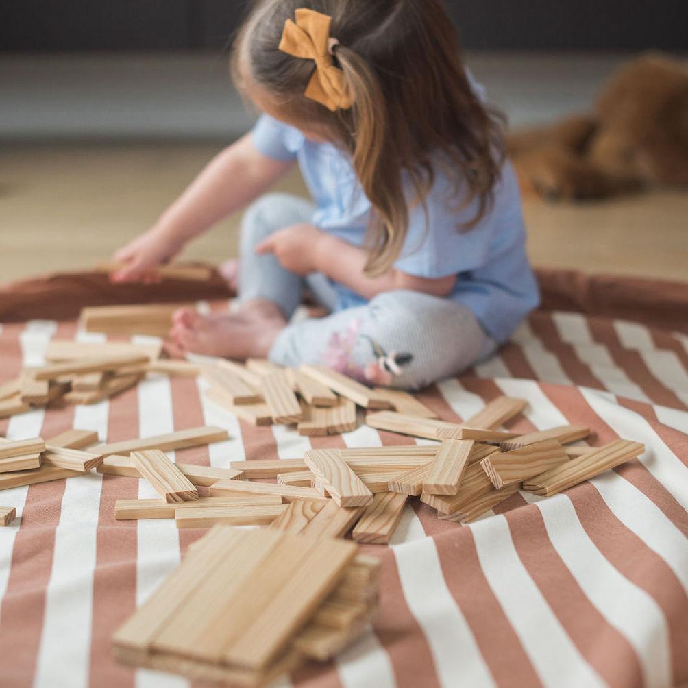 Sac à jouets et tapis de jeu - Stripes Brown