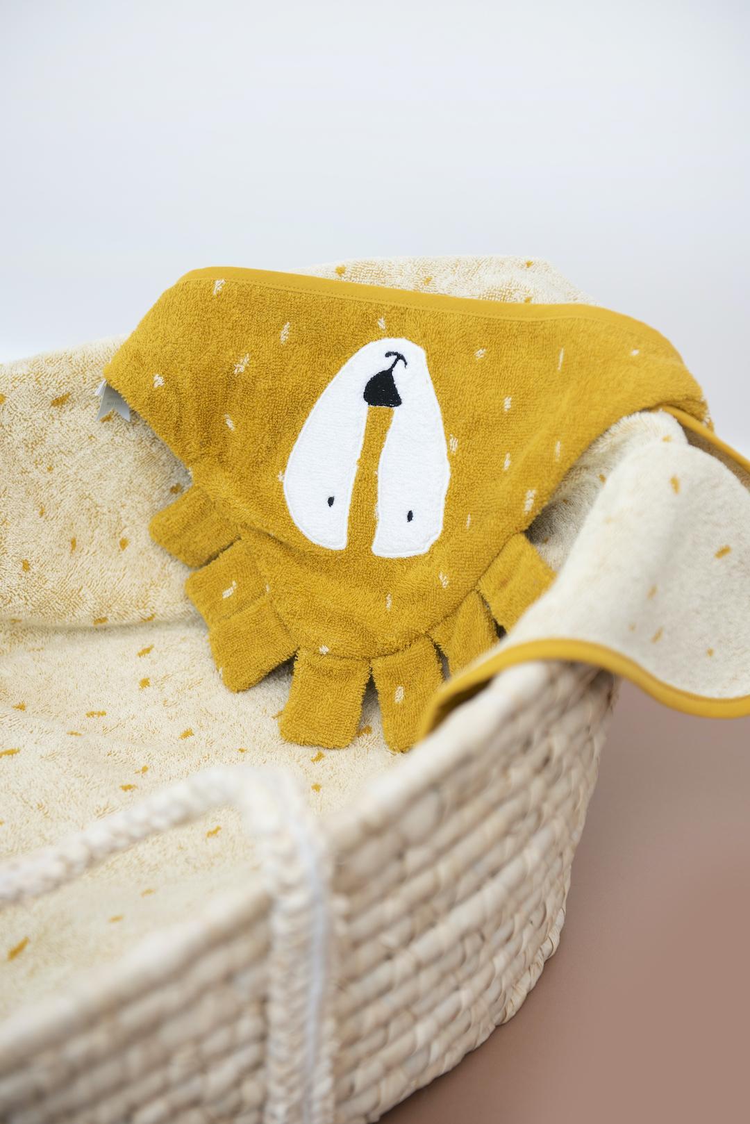 Hooded Bath Cape Mr. Lion - Trixie - 100% Organic Cotton - 70 x 130 cm - Machine Washable at 30°C