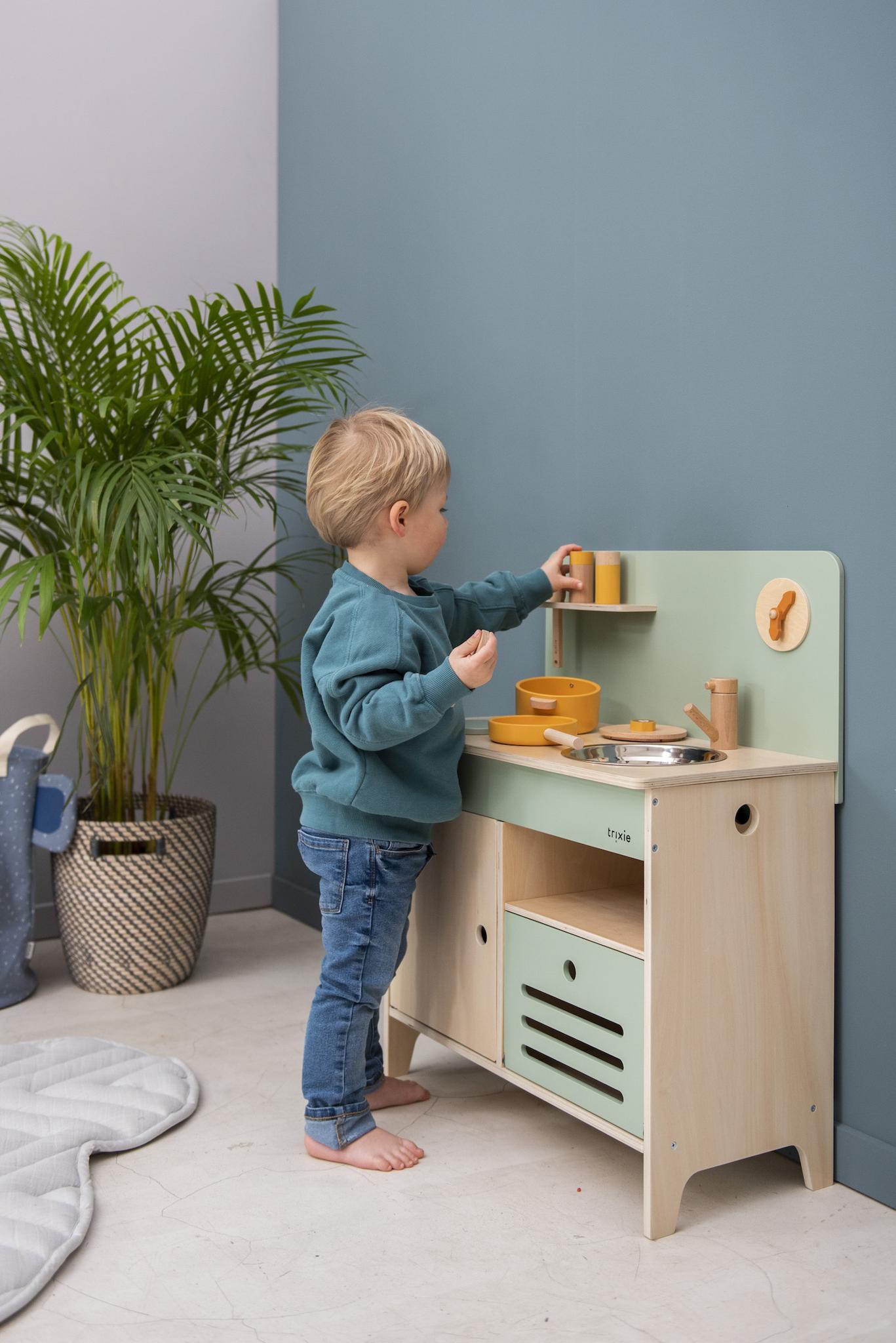 Wooden Play Kitchen by Trixie - Age: 3 years + | Dimensions: 31 x 60 x 75 cm | Made of 100% FSC© certified beech wood and water-based paint