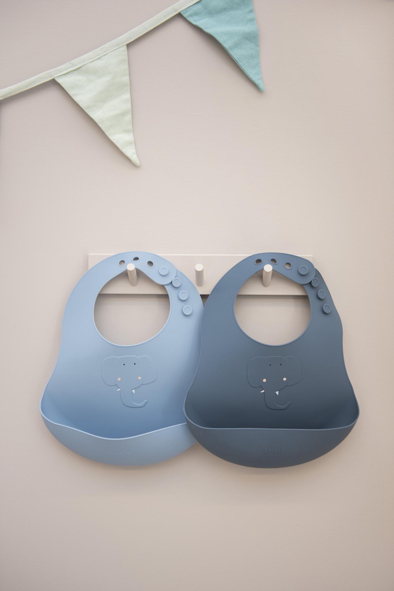 Set of 2 silicone bibs - Mrs. Elephant by Trixie