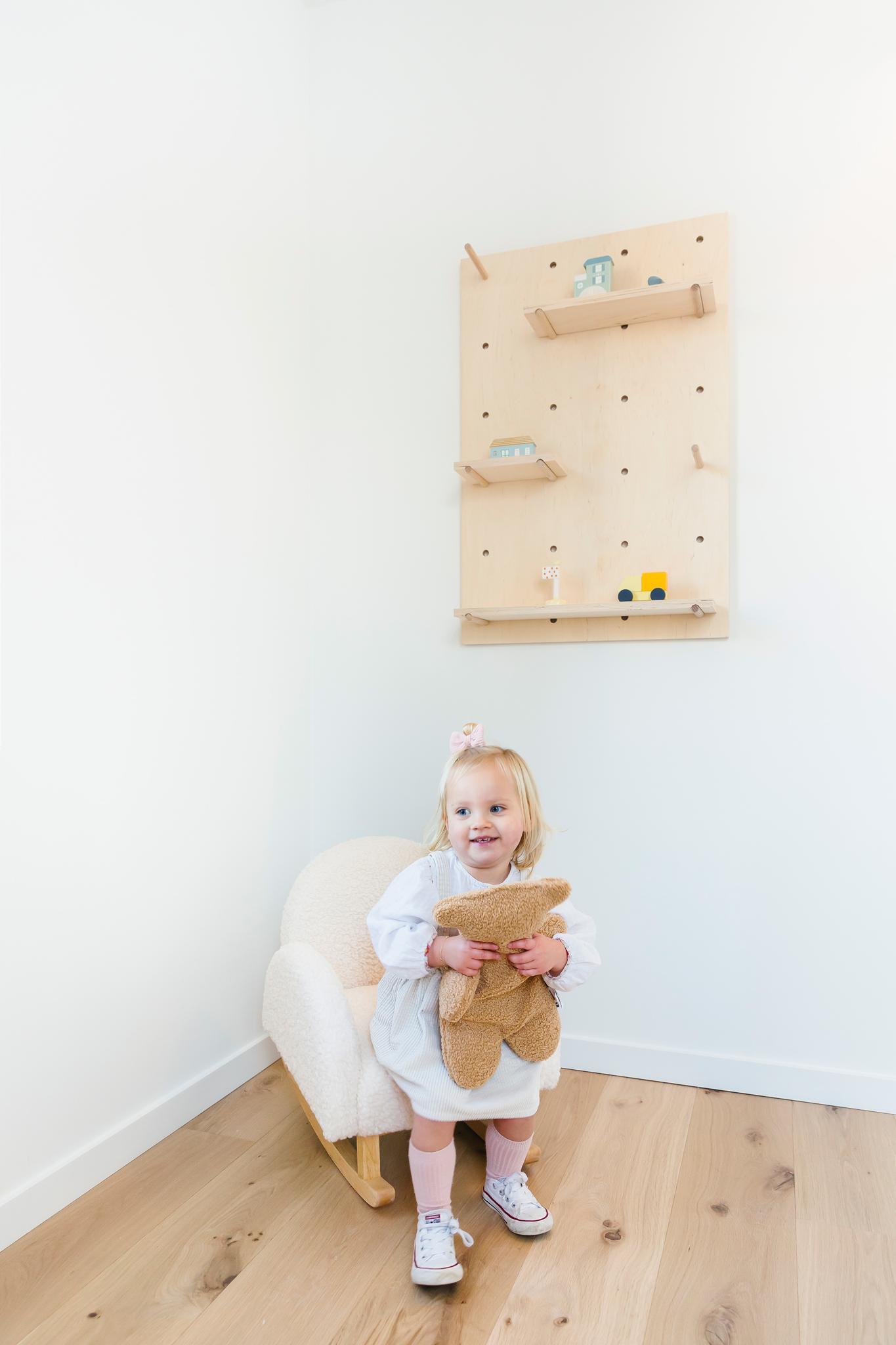 Fauteuil à bascule pour enfant Teddy ecru - Childhome