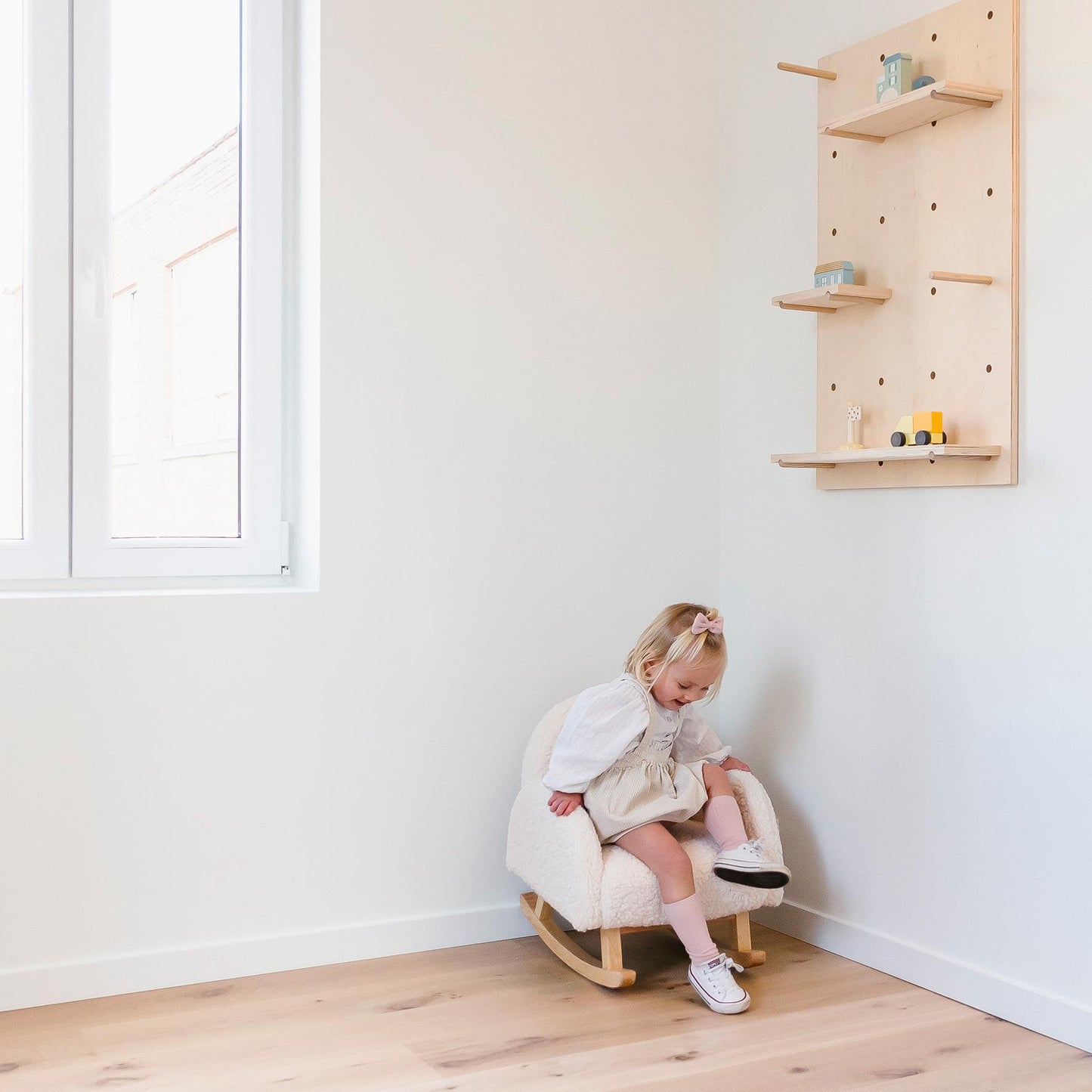 Fauteuil à bascule pour enfant Teddy ecru - Childhome