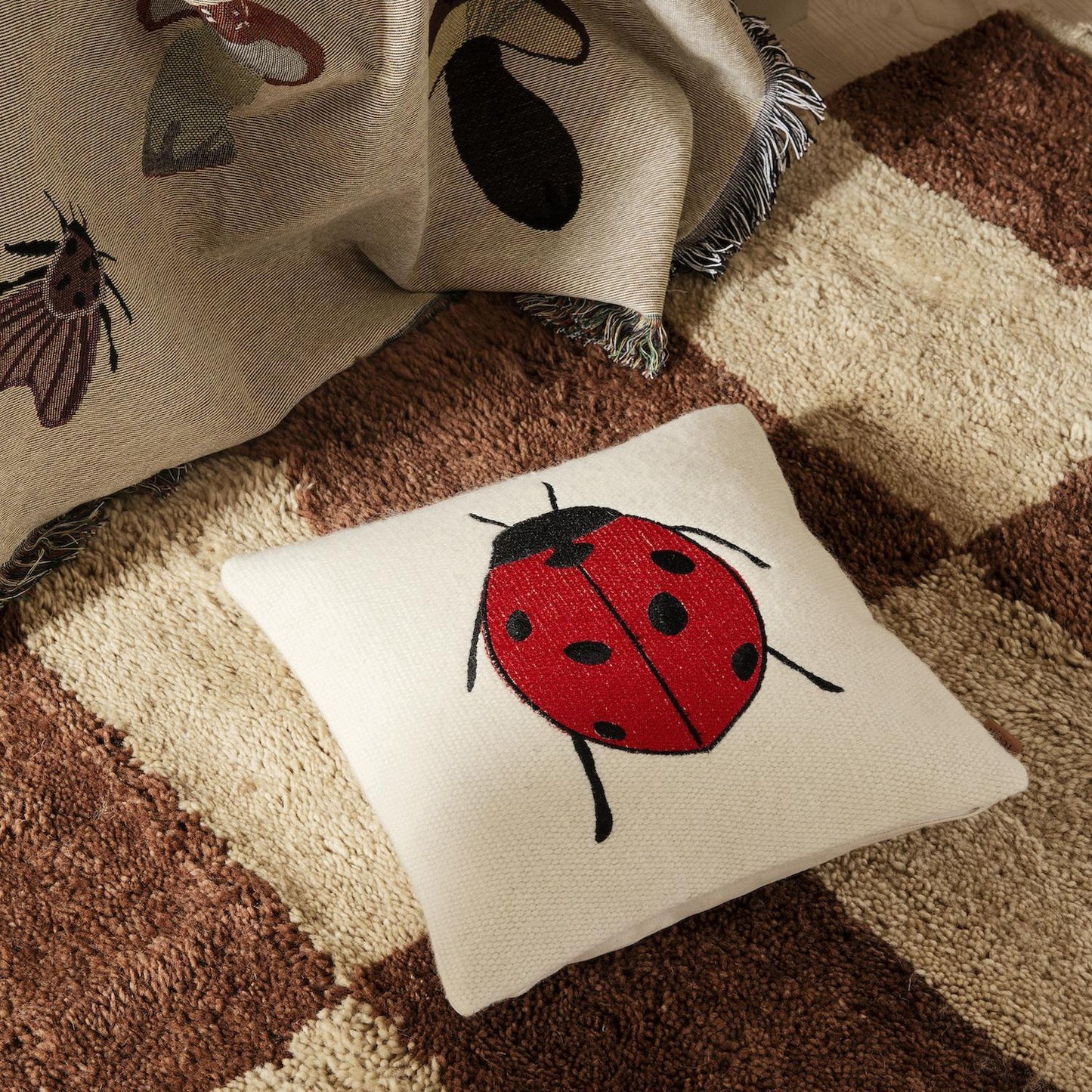 Coussin brodé Forêt - Coccinelle