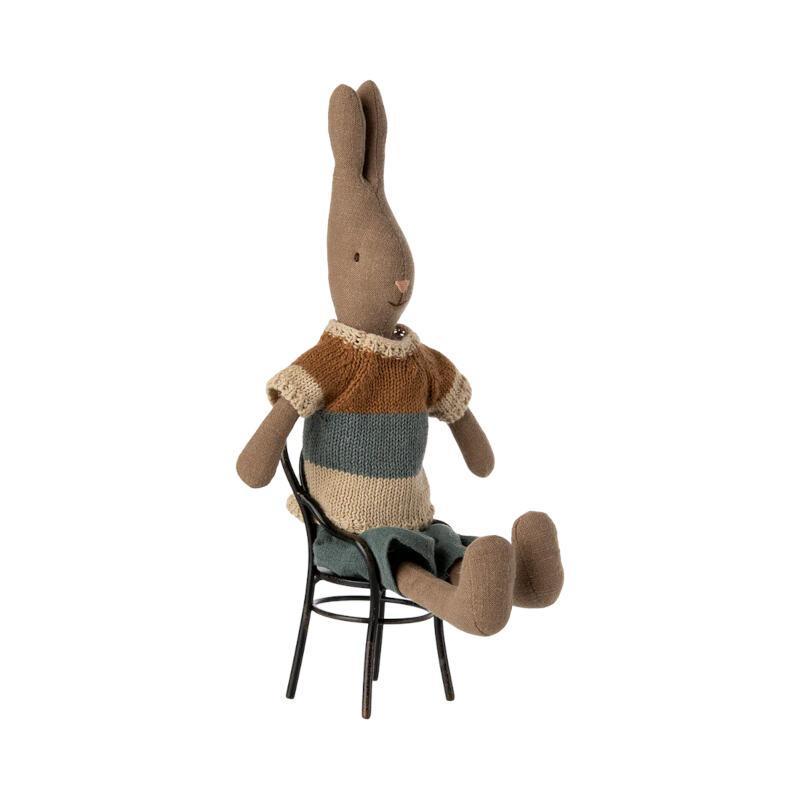 Poupée lapin taille 2 marron avec chemise et short - Maileg