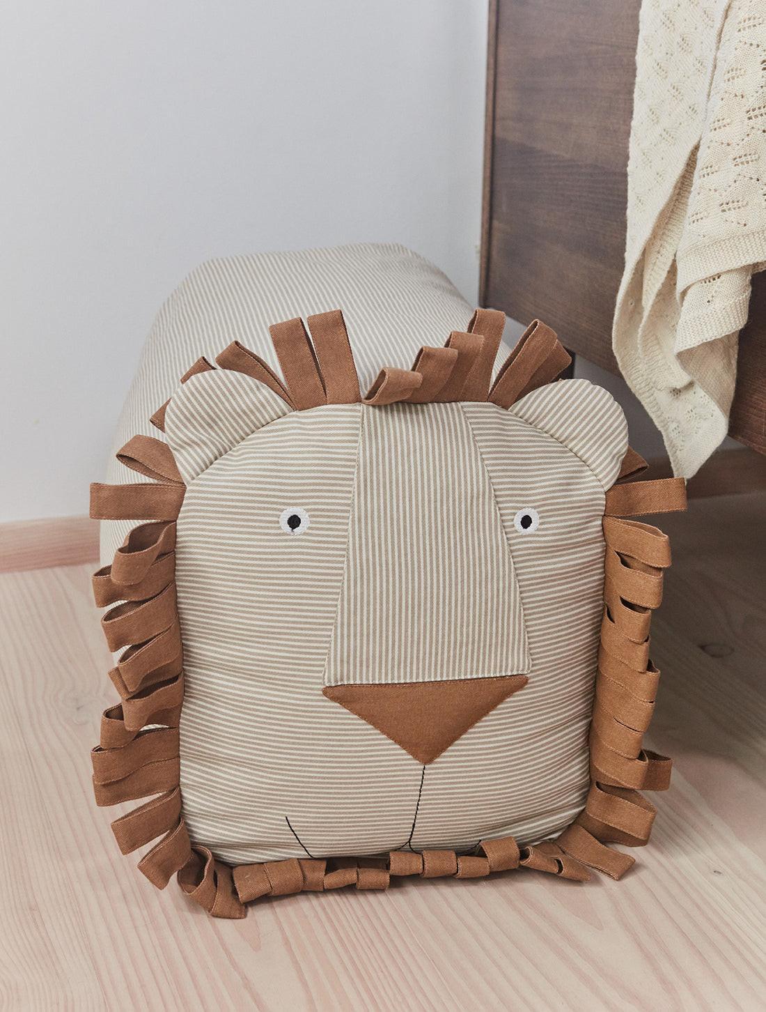 Pouf Lobo Lion Ride on Lion - OYOY