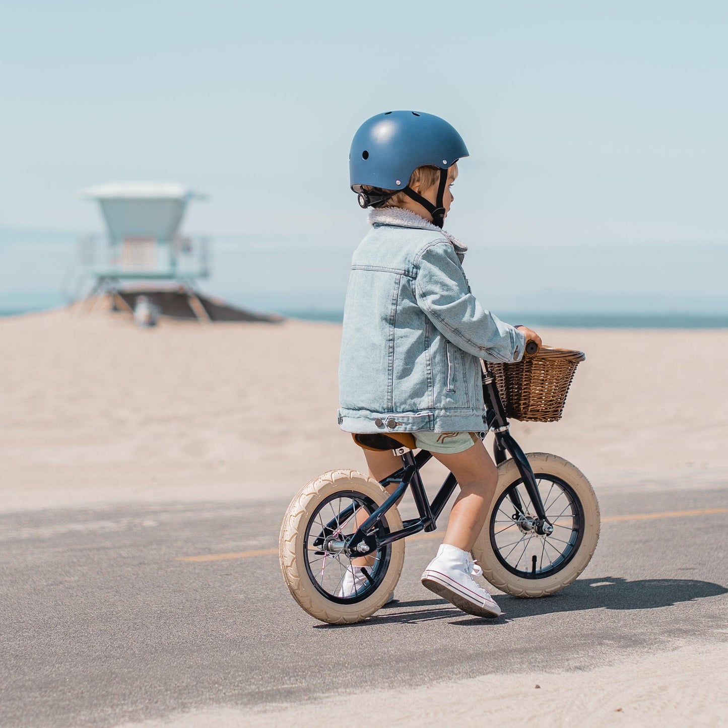 Casque de vélo enfant bleu marine - Banwood