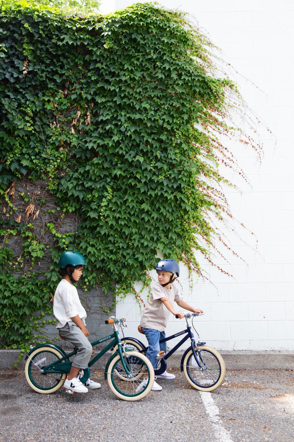 Casque de vélo enfant bleu marine - Banwood