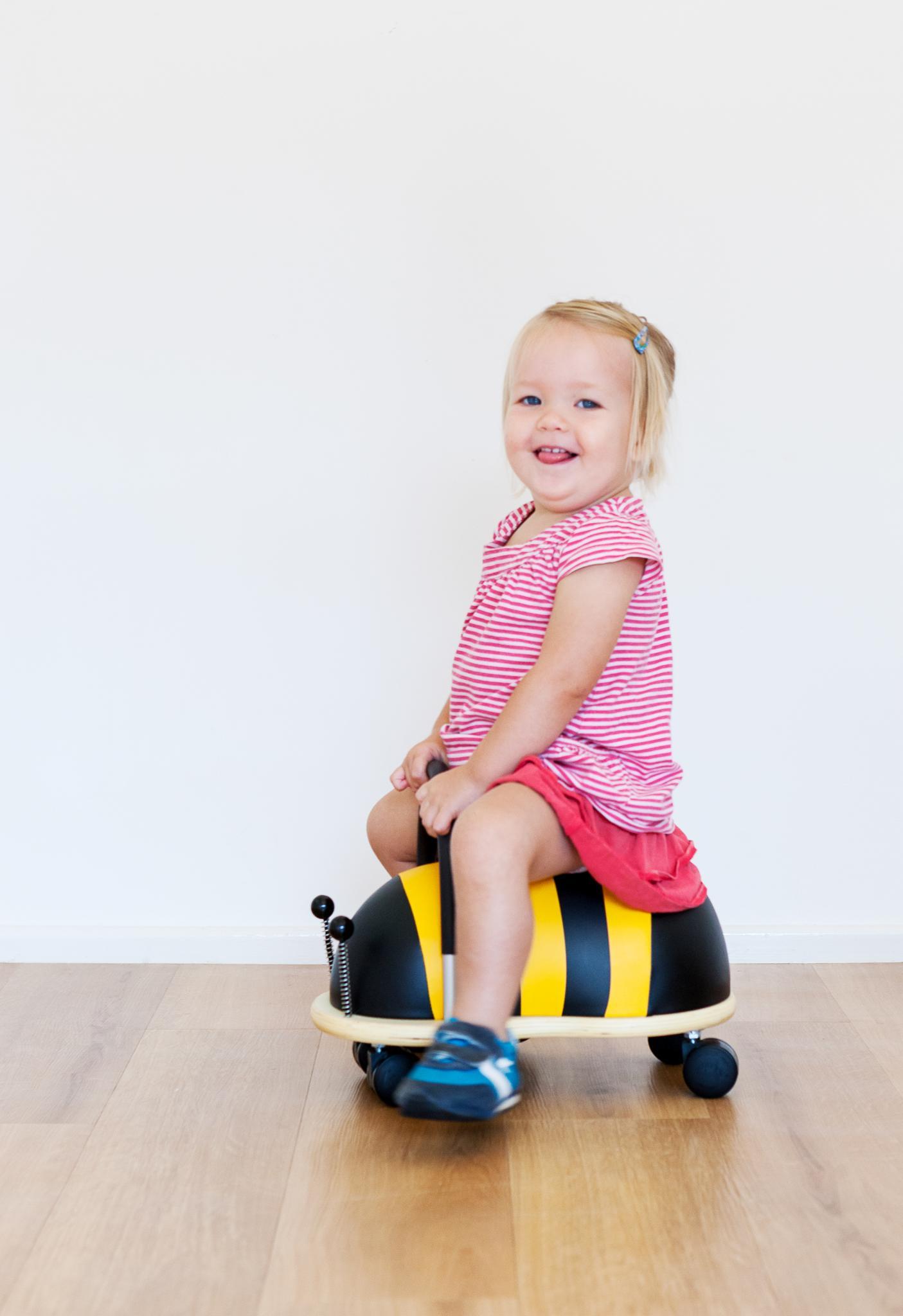 Trotteur abeille Wheelybug - petit modèle - à partir de 1 an