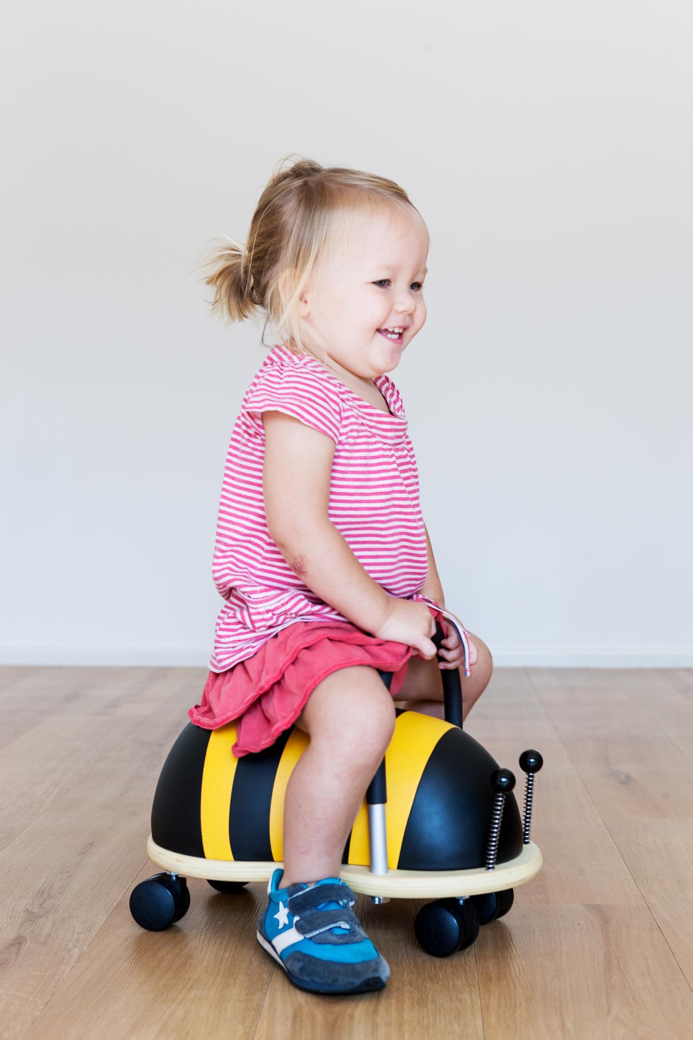 Trotteur abeille Wheelybug - petit modèle - à partir de 1 an