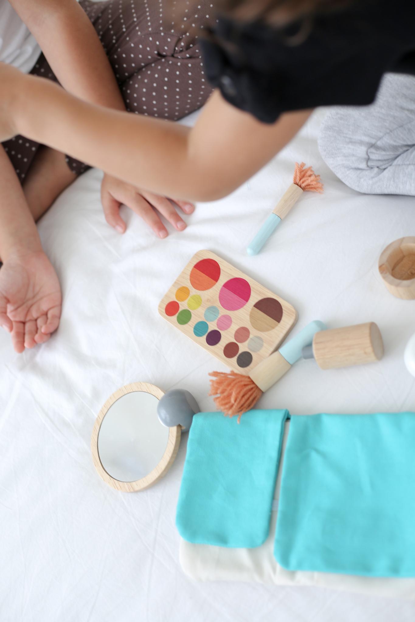 Set de maquillage en bois