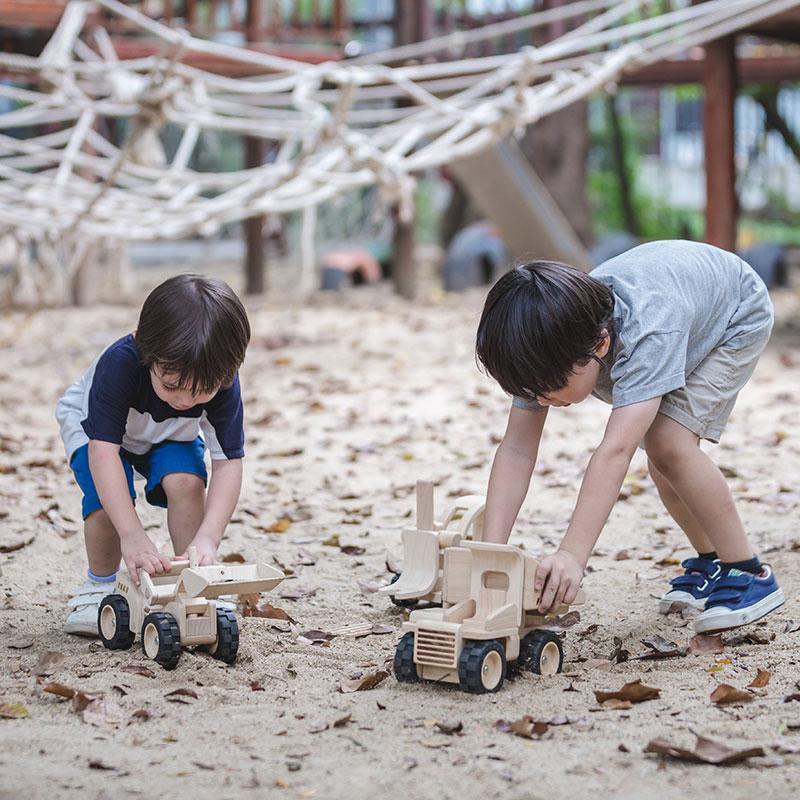 Bulldozer en bois - à partir de 3 ans *