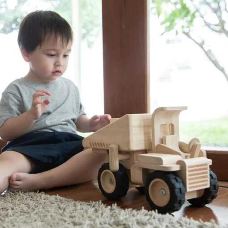 Wooden dump truck - Plan toys